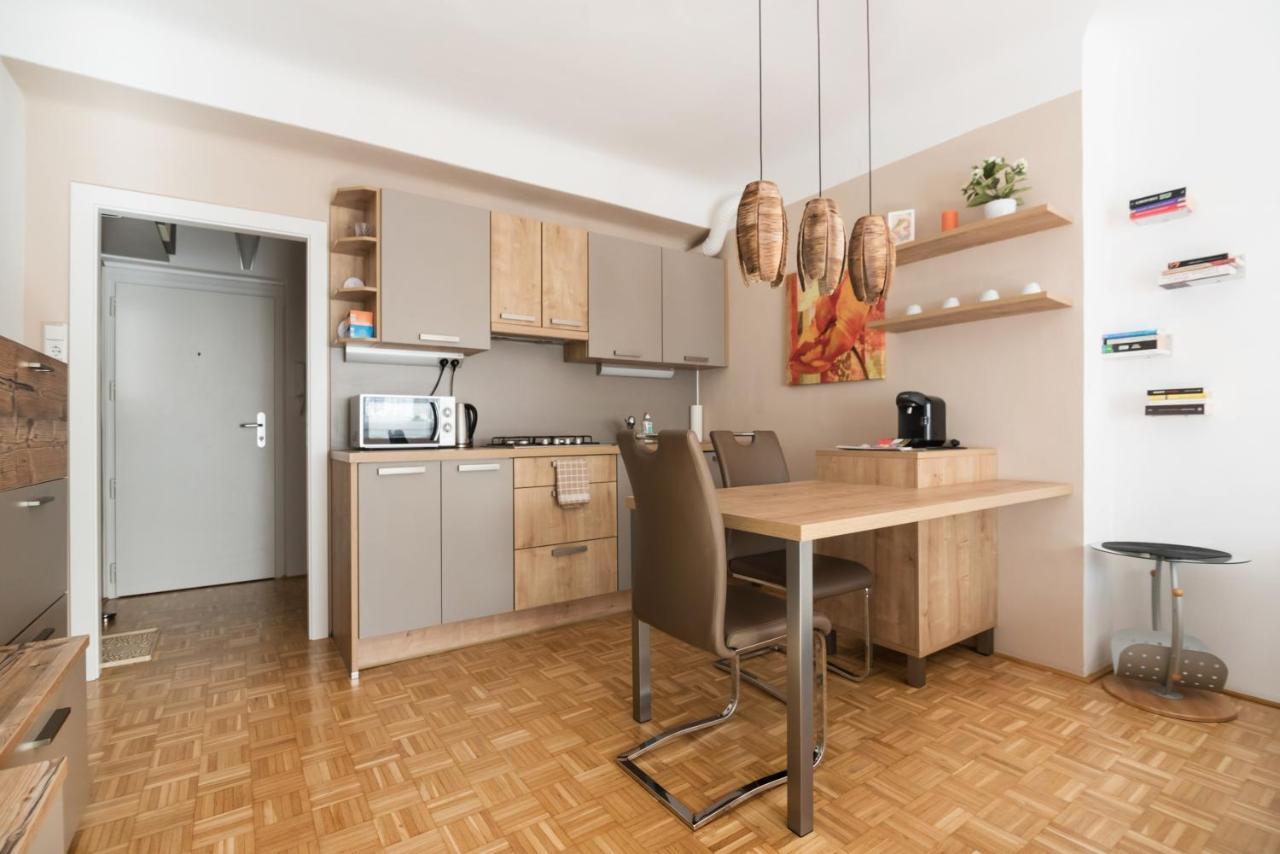Cosy Near Vic Apartment Wien